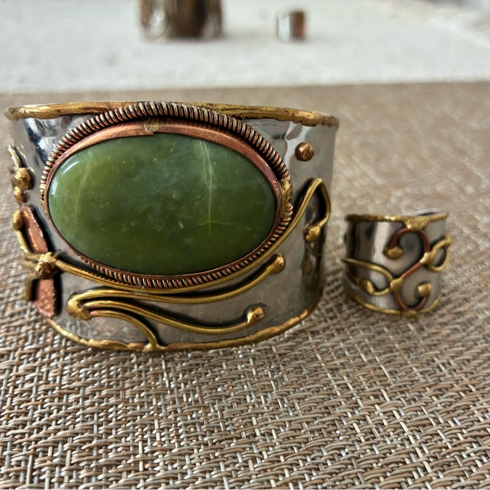 Elegant Green Stone Cuff and Ring Set